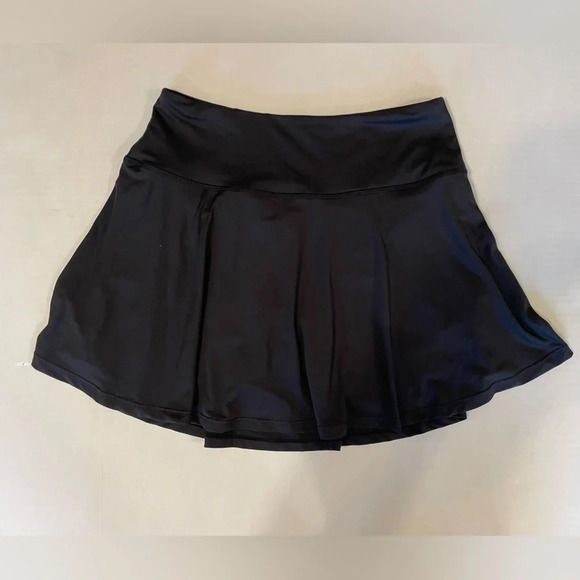 Santiny black sports skort size medium NWT - Picture 1 of 4